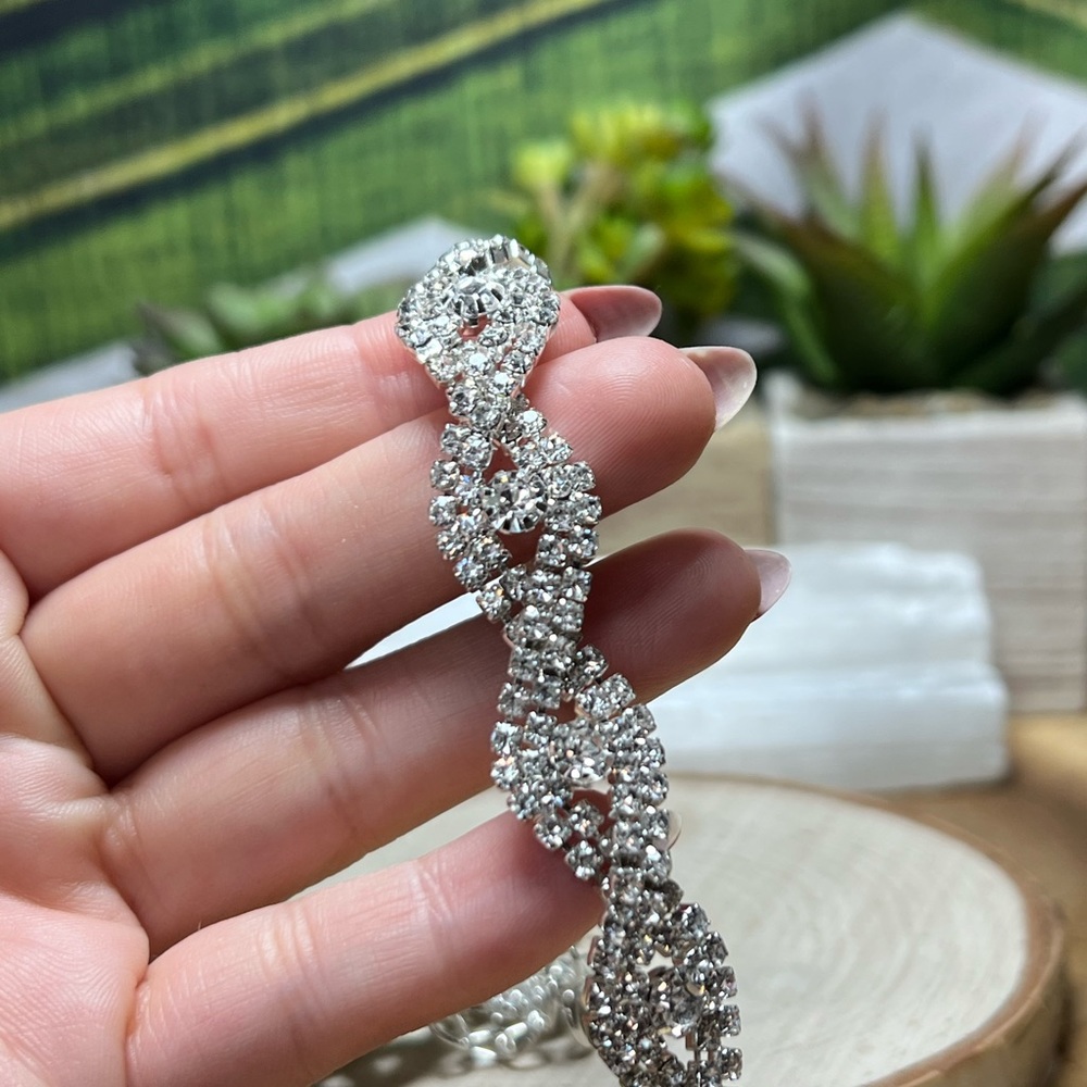 VTG| Rhinestone Crystal Twisted Necklace ✨🤍 - Picture 11 of 15